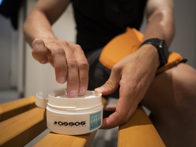 Assos Chamois Cream 200ml Jar – Best Selling Product in UK - Image 2